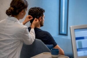Patient receiving a neurofeedback session